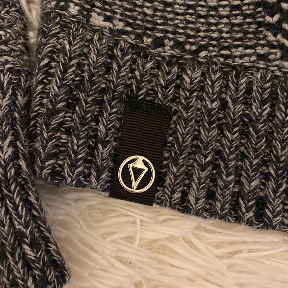 Ivivva long sleeve knitted shirt good condition - Picture 3 of 5